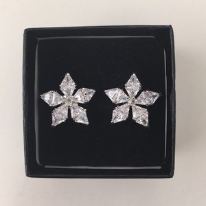 Jewelmint crystal flower earrings